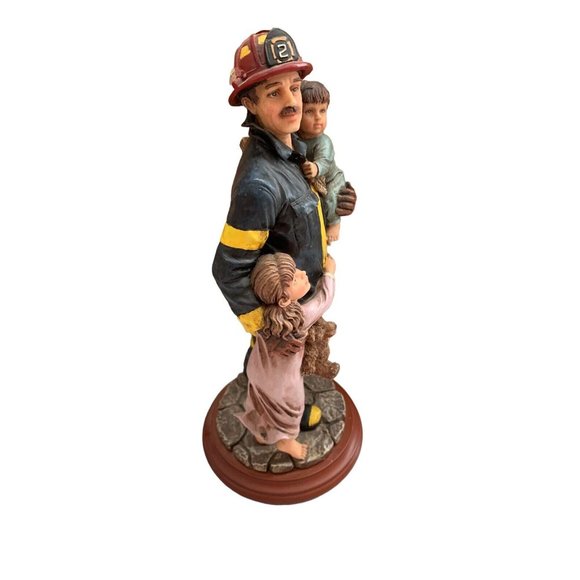 1998 VANMARK Red Hats Courage "HERO II" Figurine” Fireman Holding Children Ed 1 - Picture 2 of 5